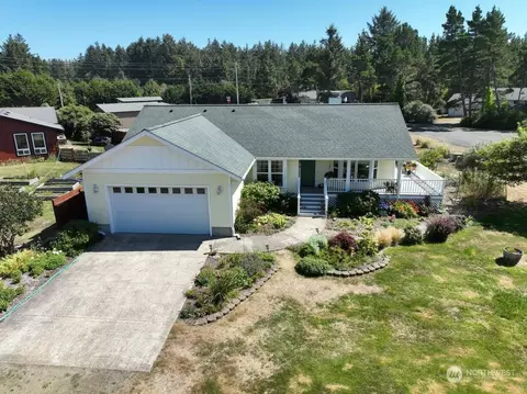 19402 N Pl, Long Beach, WA 98631