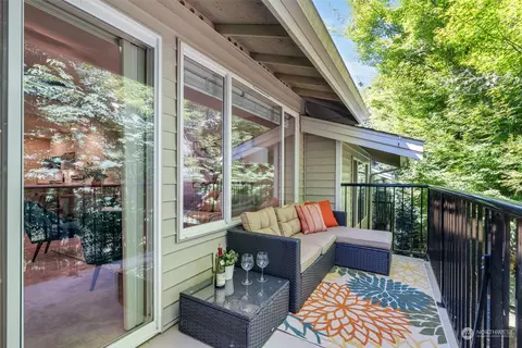 2300 Jefferson Ave NE #E221, Renton, WA 98056