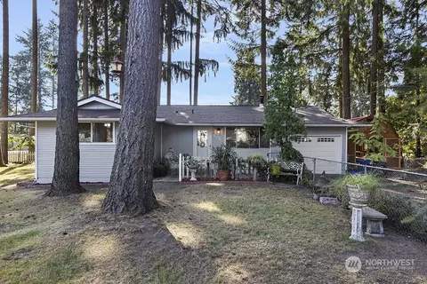 975 SW Circle Dr, Port Orchard, WA 98367