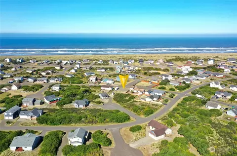 1104 Fairwood Dr SW, Ocean Shores, WA 98569