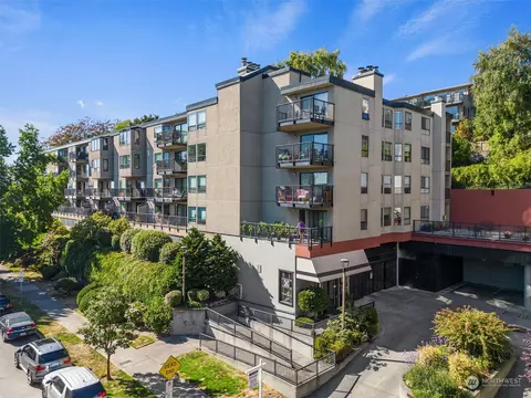 500 W Roy St #206, Seattle, WA 98119