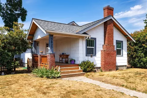 2827 Walnut St, Bellingham, WA 98225