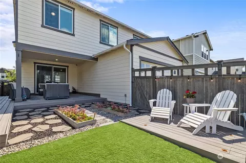 23433 Naches Peak Ln, Black Diamond, WA 98010