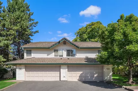 722 122nd Ave NE, Bellevue, WA 98005