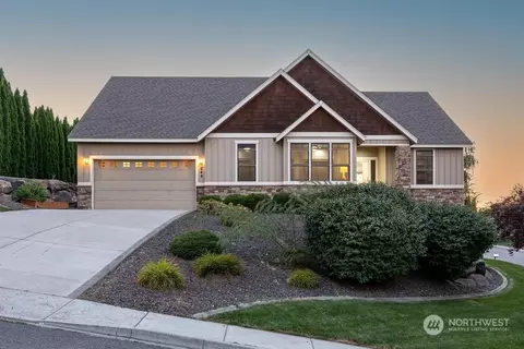 245 Edgewood Dr, Richland, WA 99352