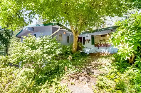3724 NE 194th St, Lake Forest Park, WA 98155