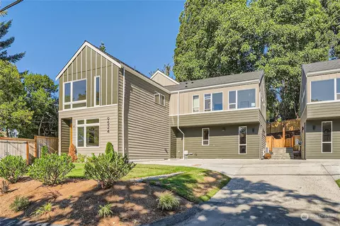 9524 3rd Ave NE #A, Seattle, WA 98115