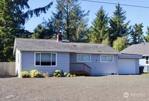 365 Mt Olympus Ave SE, Ocean Shores, WA 98569