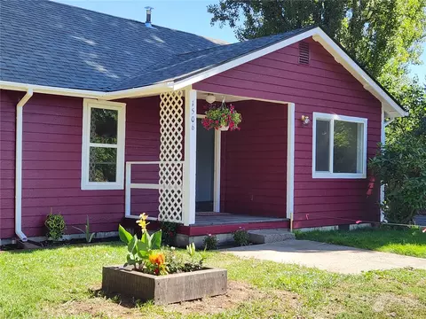 1506 Pike St, Centralia, WA 98531