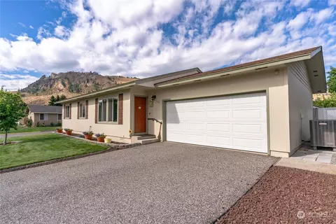 808 Stewart St, Wenatchee, WA 98801