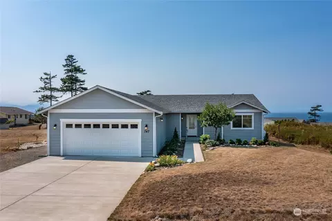 747 El Toro Dr, Coupeville, WA 98239