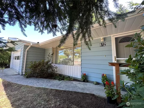 612 100th Pl SE, Everett, WA 98208 photo 2