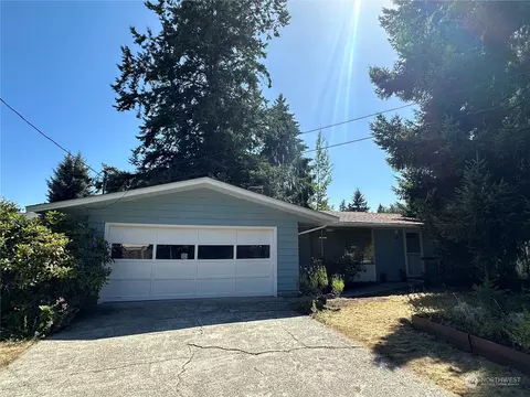 612 100th Pl SE, Everett, WA 98208