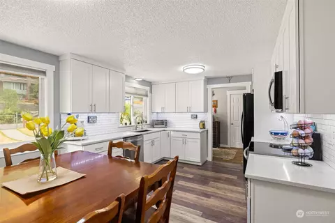215 143 St SE, Everett, WA 98208 photo 8