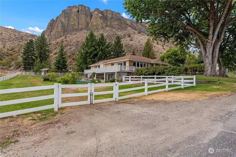 945 Circle St, Wenatchee, WA 98801