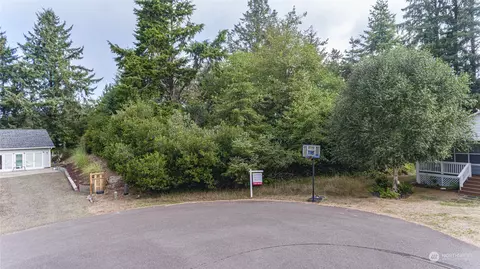 758 Pintail Ct SE, Ocean Shores, WA 98569
