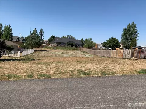 408 N Columbia Ave, Waterville, WA 98858