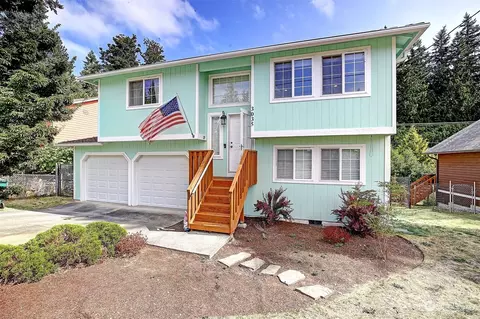 3035 Sauk Dr, Camano Island, WA 98282