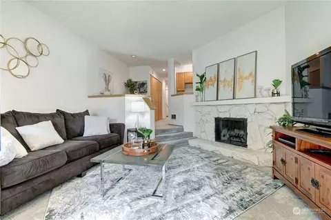 12044 96th Ave NE #210, Kirkland, WA 98034