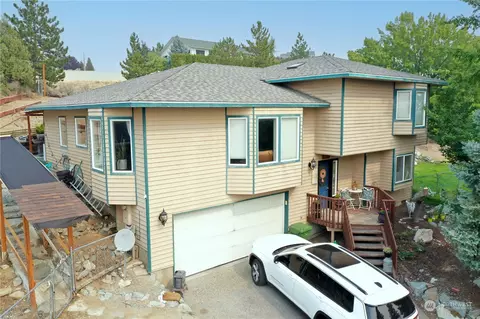 126 Hale Ave W, Omak, WA 98841