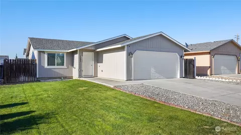 1385 E Gemstone St S, Othello, WA 99344