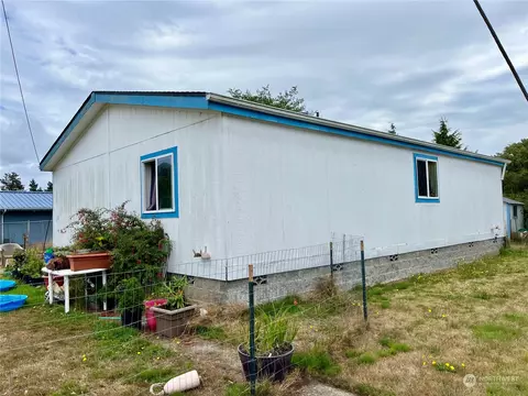 319 E Pacific Ave, Westport, WA 98595