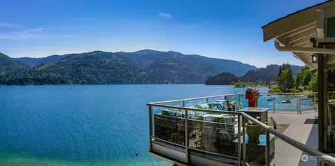 17 Sanwick Point Ct, Bellingham, WA 98229