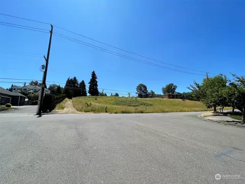 1008 23rd Ave SW, Puyallup, WA 98371