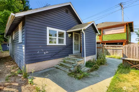 323 SW 108th St, Seattle, WA 98146
