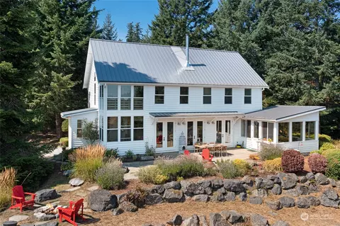 180 Savannah Oak Ln, San Juan Island, WA 98250