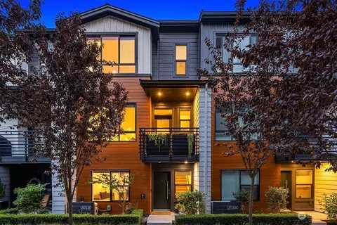 18319 96th Dr NE #D, Bothell, WA 98011