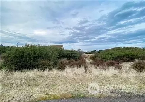 445 W Wind St, Ocean Shores, WA 98569