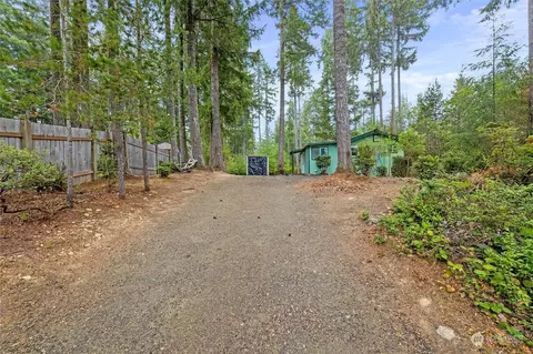 541 Emerald Lake Dr E, Grapeview, WA 98546 photo 3