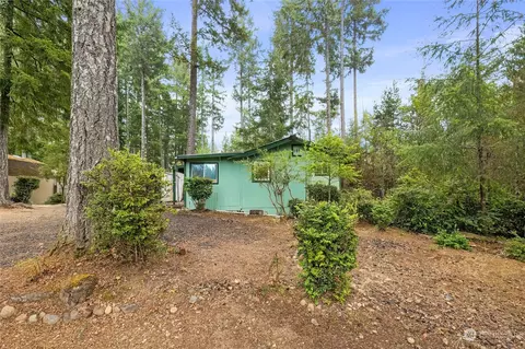 541 Emerald Lake Dr E, Grapeview, WA 98546