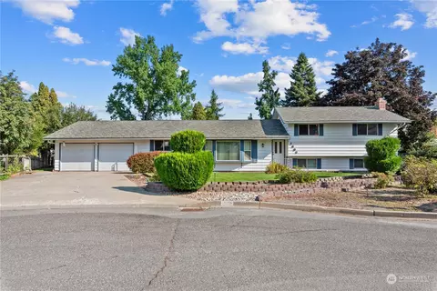 1308 Loves Ct, Wenatchee, WA 98801