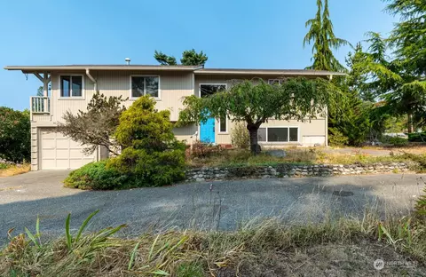 1224 Nimitz Dr, Coupeville, WA 98239