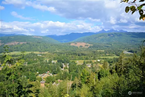 5 Nnn Galbraith Rd, Deming, WA 98244