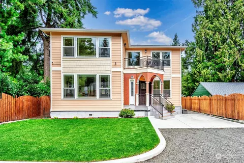 1612 NE 186th St, Shoreline, WA 98155