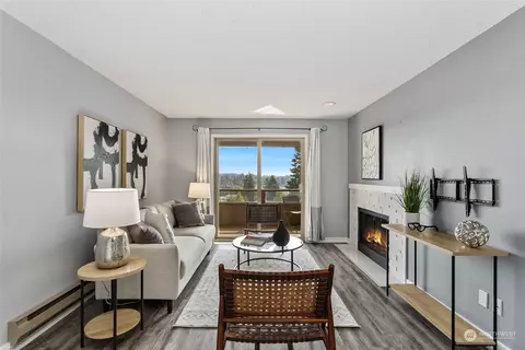 3421 SW Roxbury St #404, Seattle, WA 98126