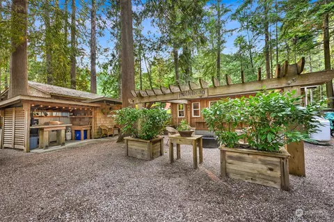 1156 Alder Ln, Sumas, WA 98295