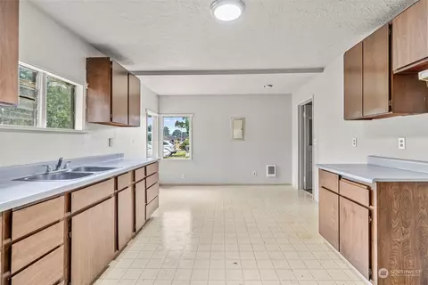 3203 Pine St, Longview, WA 98632 photo 8