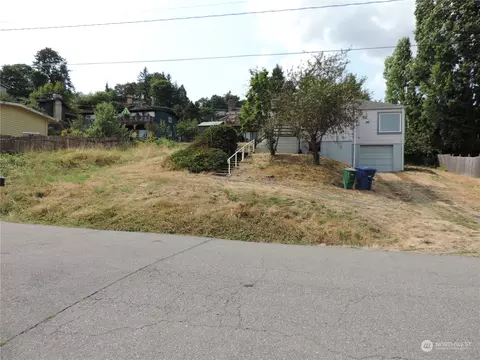453 Lind Ave NW, Renton, WA 98057