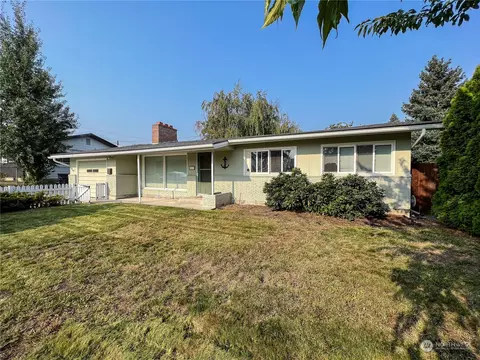 1312 Rosewood Ave, Wenatchee, WA 98801