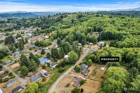1922 Stuart St, Raymond, WA 98577