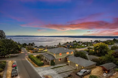 10784 Marine View Dr SW, Seattle, WA 98146