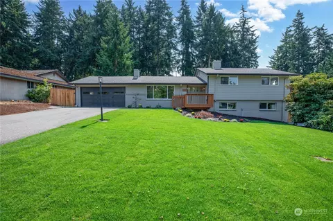 5514 81st St E, Puyallup, WA 98371