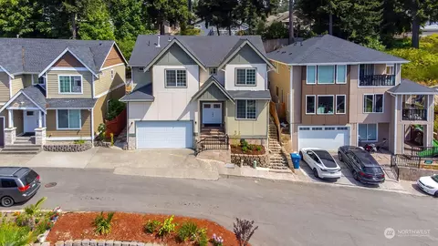 22720 SE 101st Pl, Kent, WA 98031