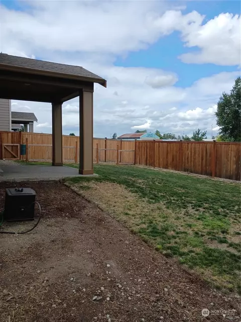 545 Becky Ave E, Enumclaw, WA 98022 photo 5