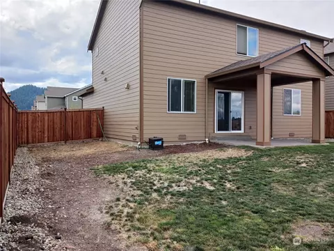 545 Becky Ave E, Enumclaw, WA 98022 photo 4