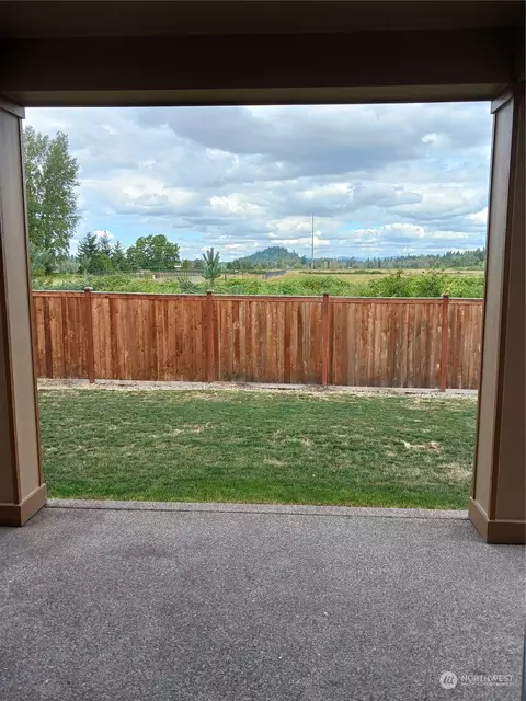 545 Becky Ave E, Enumclaw, WA 98022 photo 2